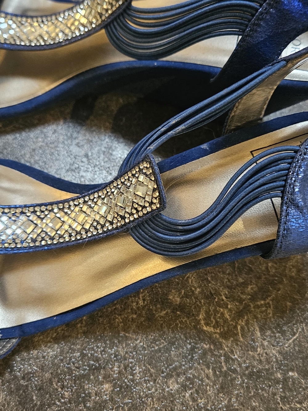 New Women's Navy Blue Embellished T-Strap Dress Sandals - Picture 6 of 7